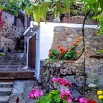 Апартаменты Isminis Petroktisto Holidays Stonehouse