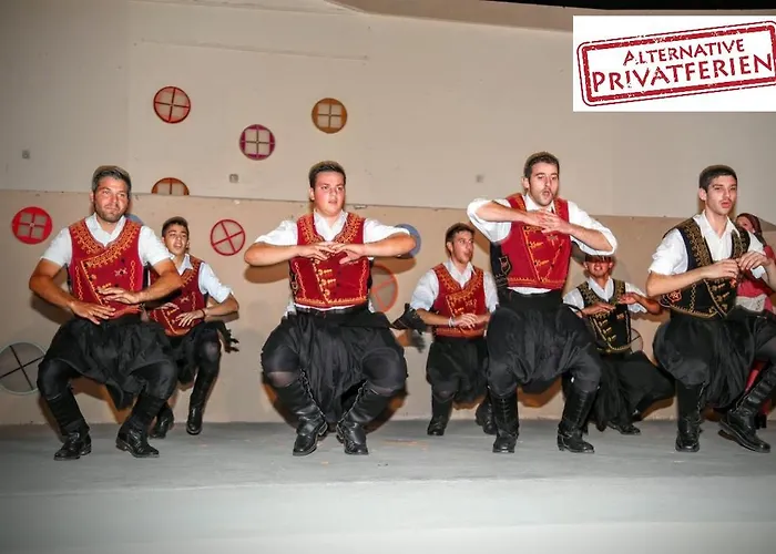 Isminis Petroktisto Holidays Stonehouse Апартаменты *