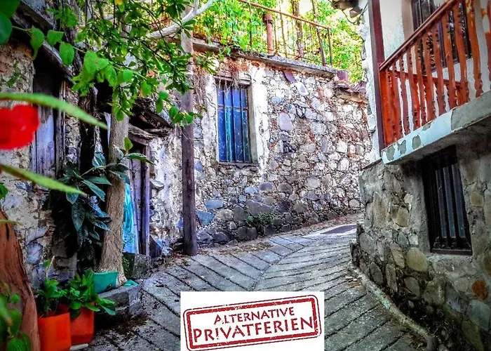 Isminis Petroktisto Holidays Stonehouse *