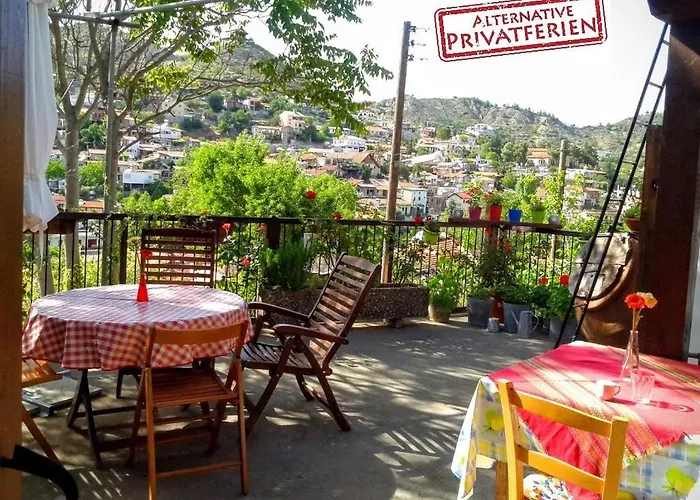 Isminis Petroktisto Holidays Stonehouse