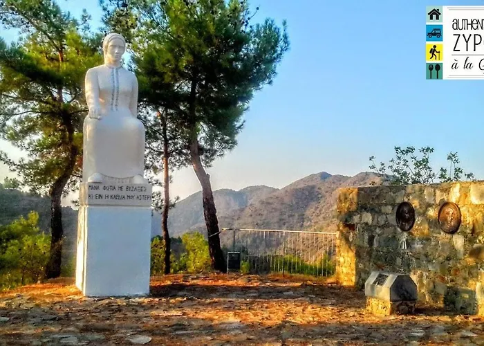 Isminis Petroktisto Holidays Stonehouse Апартаменты *